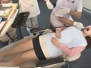 اليابانية EP-02 رجل غير مرئي في عيادة الأسنان ، المريض مداعبة ومارس الجنس ، القانون 02 من 02
