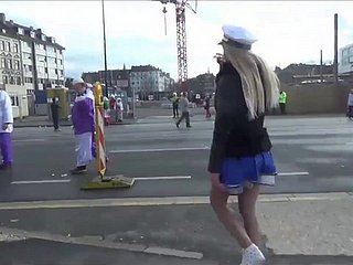 Lena Fjord pokazuje swoim fanom, jak dzika i niegrzeczna ona w Karneval
