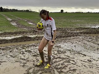 Muddy Football Employment gooide toen mijn korte broek en onderbroek uit (WAM)