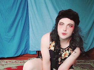Rubia caliente uncaring culona en vestido de milf Youtuber CrossdresserKitty