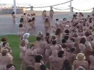Cinco mil esposas zorras desnudas al aire libre